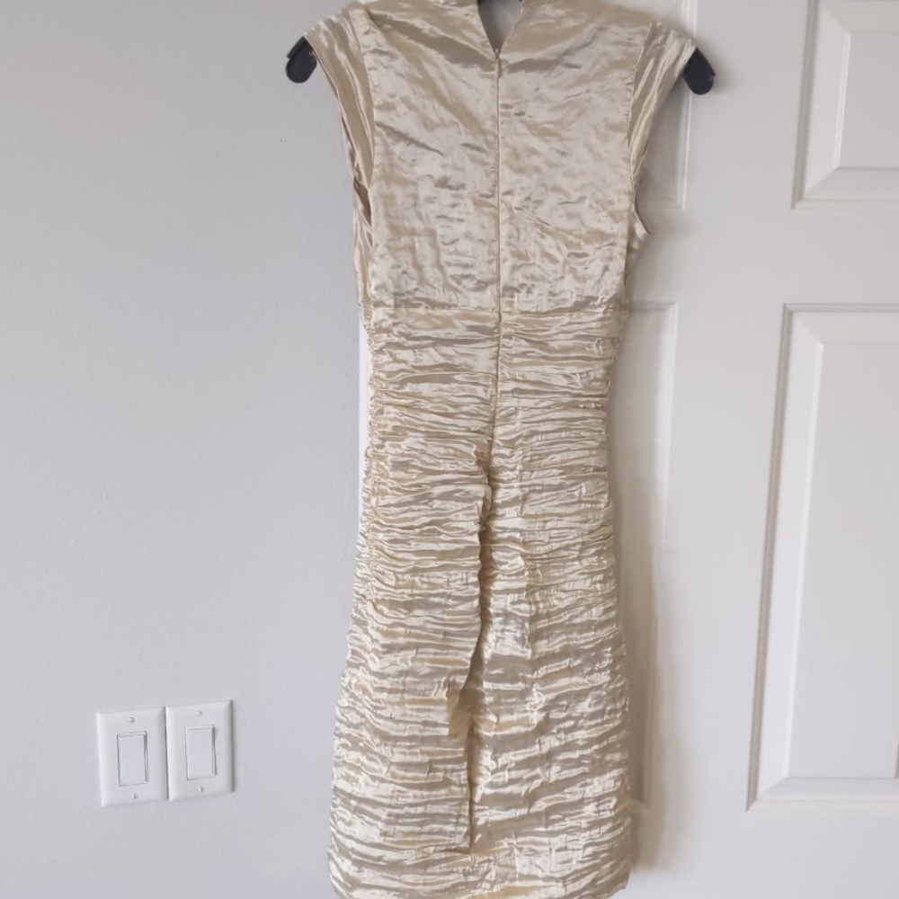 Dress - Picture 2 of 10